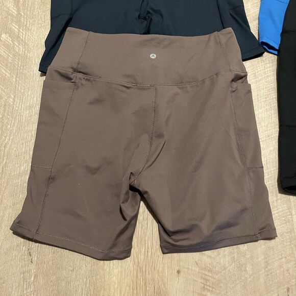 Bundle of 4 Danskin crossover bike shorts, size L - Picture 4 of 10